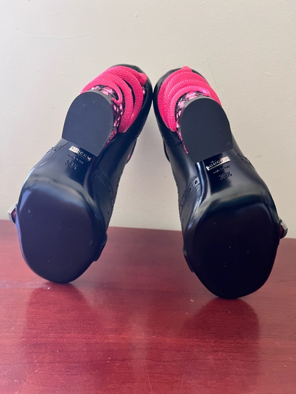 NEW Gucci Queercore Crystal Embellish Brogue Snake Heel Pumps Size 38.5 RARE - Picture 10 of 11